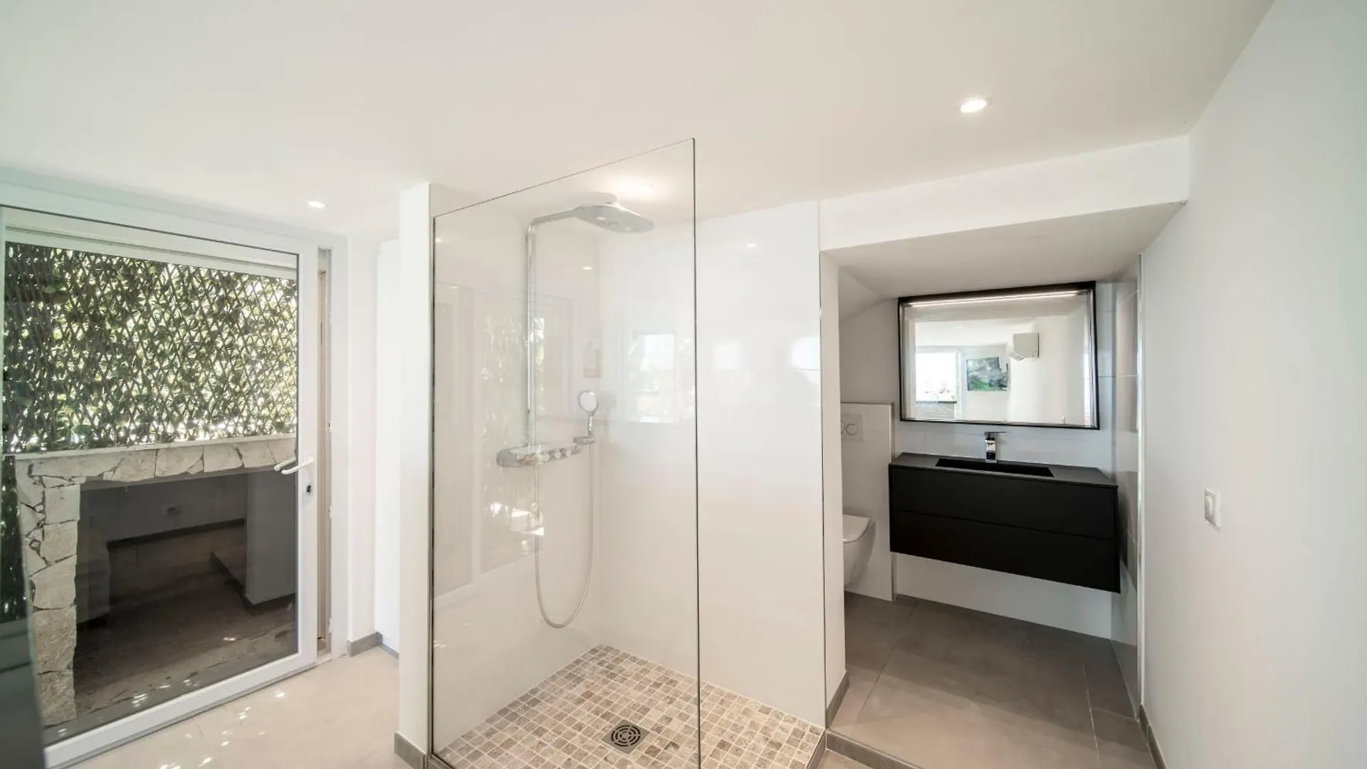 Ref 2128 - Cannes - Sea View Villa For Rent
