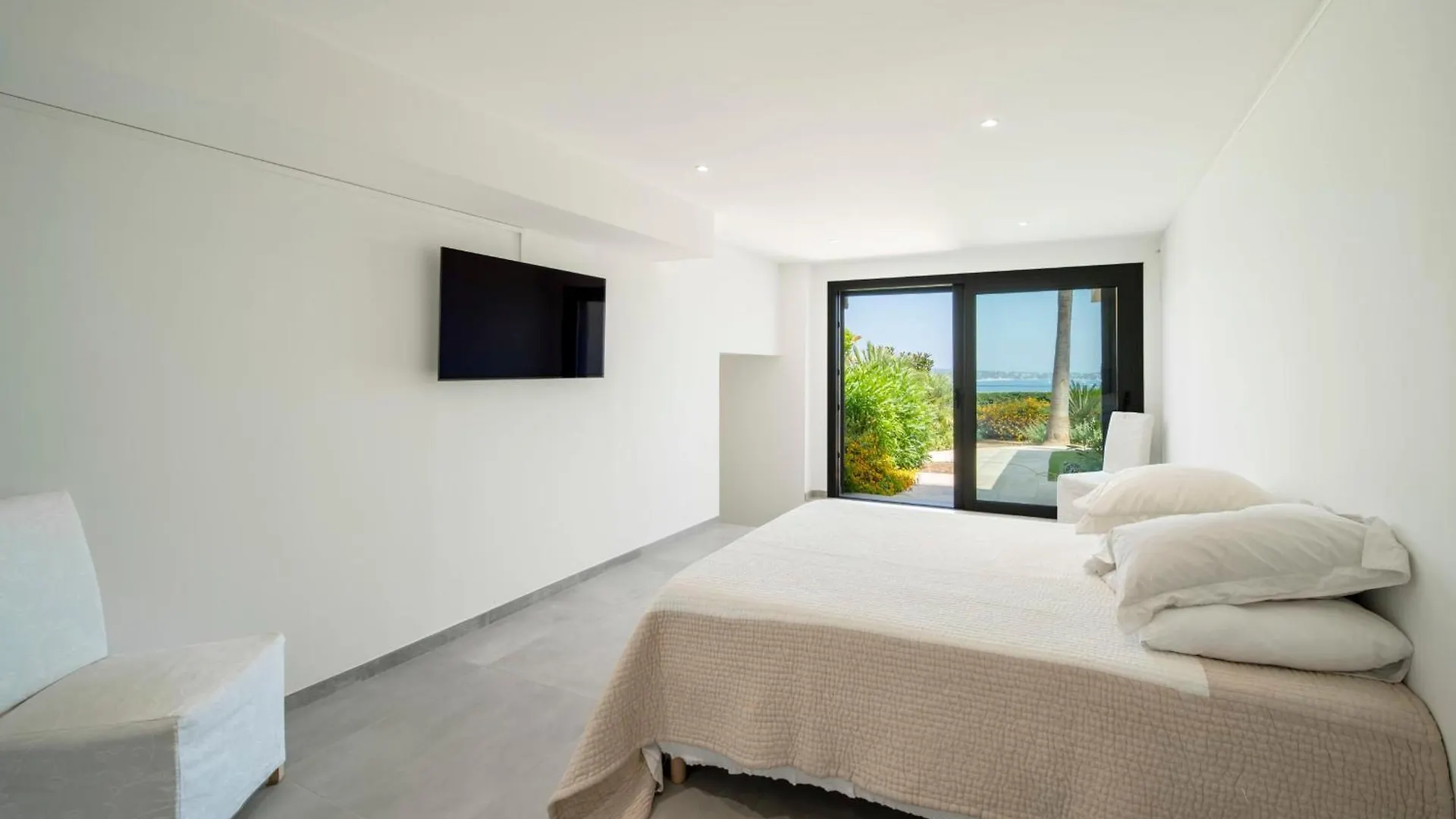 Ref 2128 - Cannes - Sea View Villa For Rent