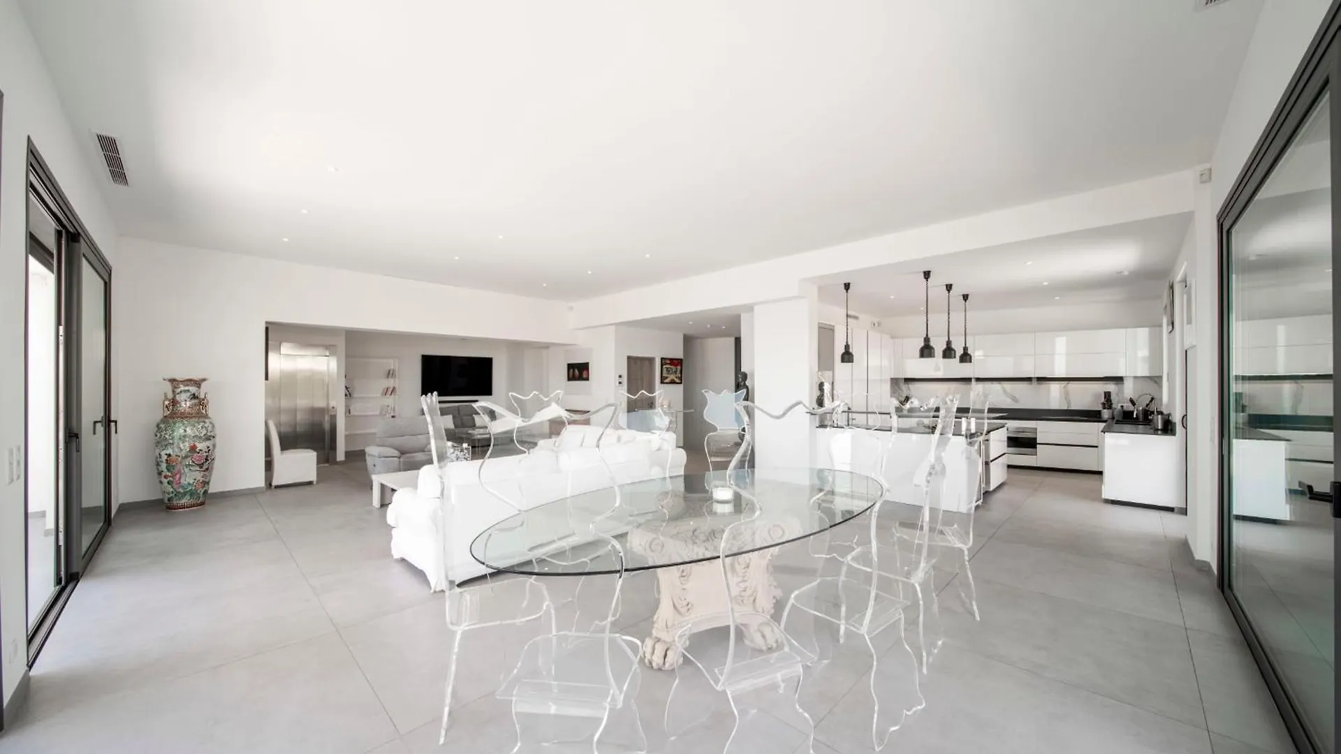 Ref 2128 - Cannes - Sea View Villa For Rent