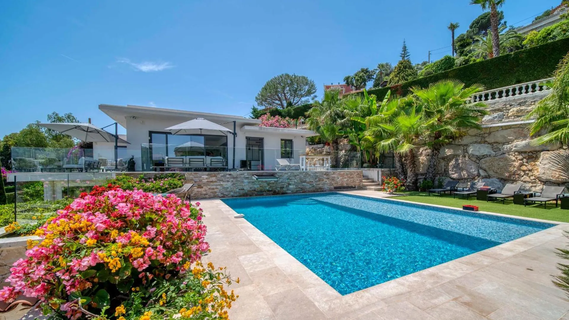 Ref 2128 - Cannes - Sea View Villa For Rent